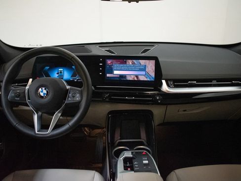 Used 2025 BMW X1 xDrive28i AWD/4WD image 11
