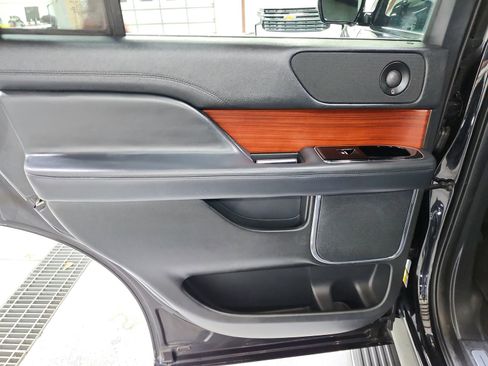 Used 2024 Lincoln Navigator Reserve image 37