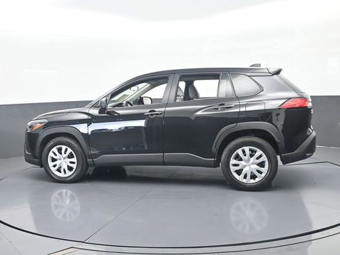 Used 2022 Toyota Corolla Cross L FWD image 3