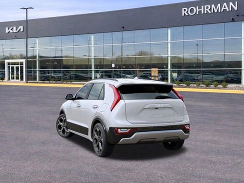 New 2025 Kia Niro SX Touring FWD image 4