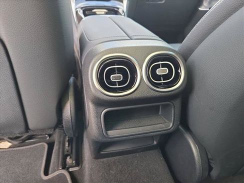 Used 2023 Mercedes-Benz GLC 300 4MATIC image 16