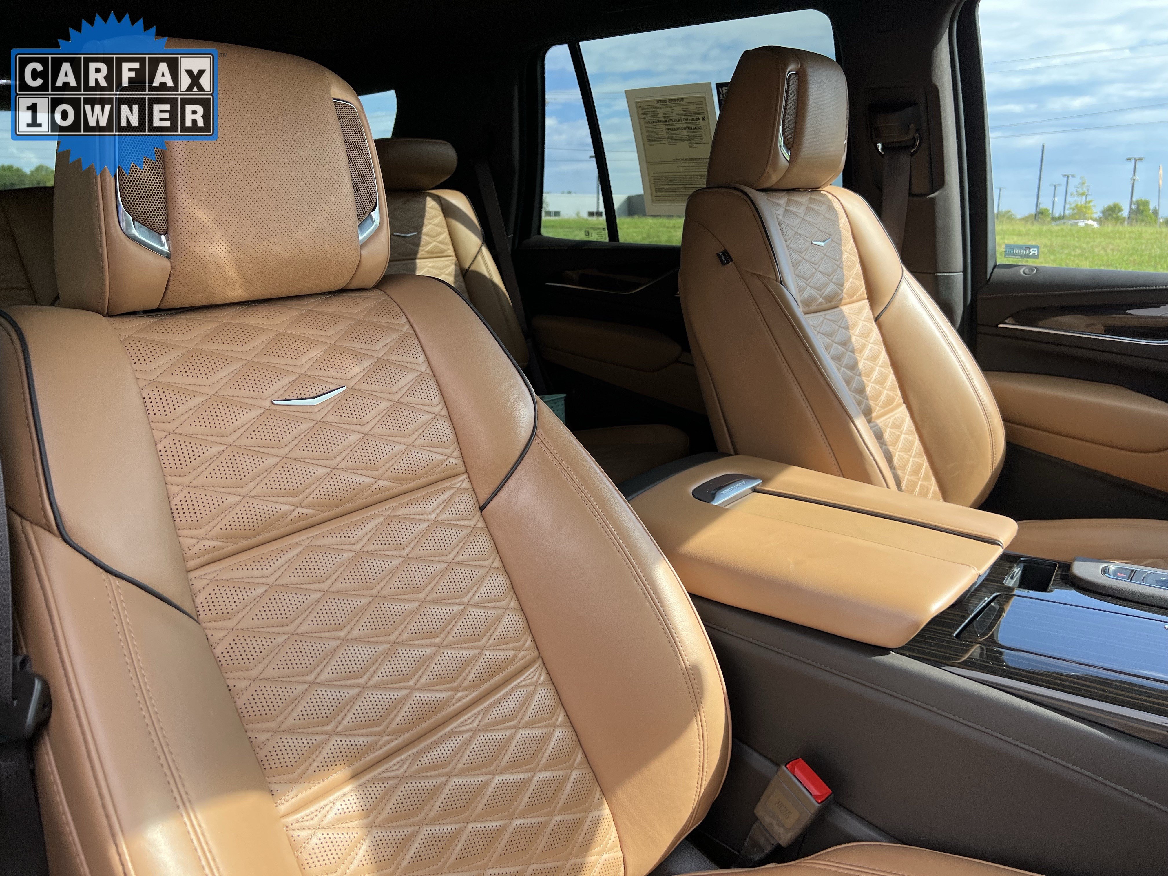 Used 2023 Cadillac Escalade Premium Luxury w/ LPO, Illumination Package AWD/4WD image 35