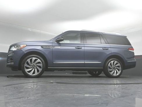 Certified 2023 Lincoln Navigator Reserve AWD/4WD image 41