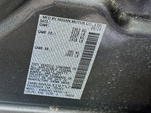 Used 2025 Nissan Altima 2.5 SV FWD image 29