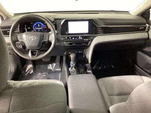 Used 2025 Toyota Camry LE FWD image 33
