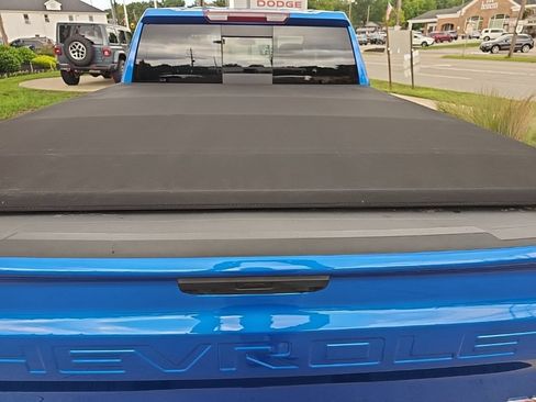 Used 2023 Chevrolet Silverado 1500 RST w/ Convenience Package II AWD/4WD image 18