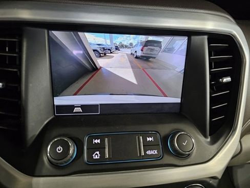 Used 2023 GMC Acadia SLT image 34
