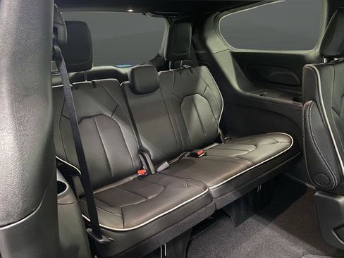 New 2026 Chrysler Pacifica Limited w/ S Appearance Package image 36