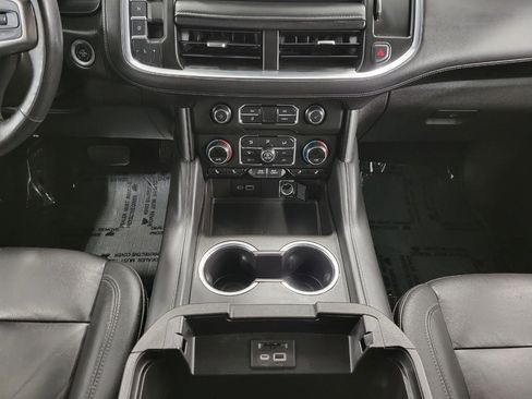 Used 2021 Chevrolet Suburban LT w/ Luxury Package image 17