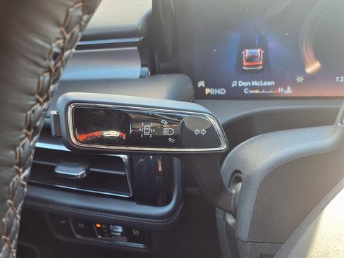 Used 2025 Lincoln Aviator 2WD image 19