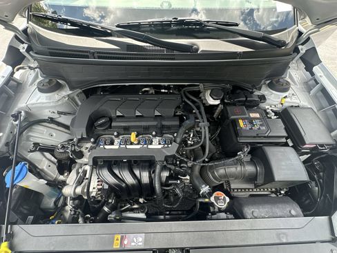 Used 2025 Hyundai Venue SEL FWD image 33