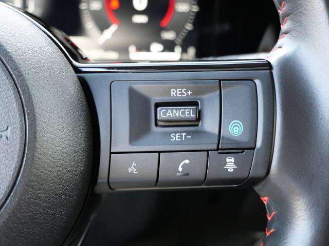 Certified 2025 Nissan Kicks SR AWD/4WD image 29