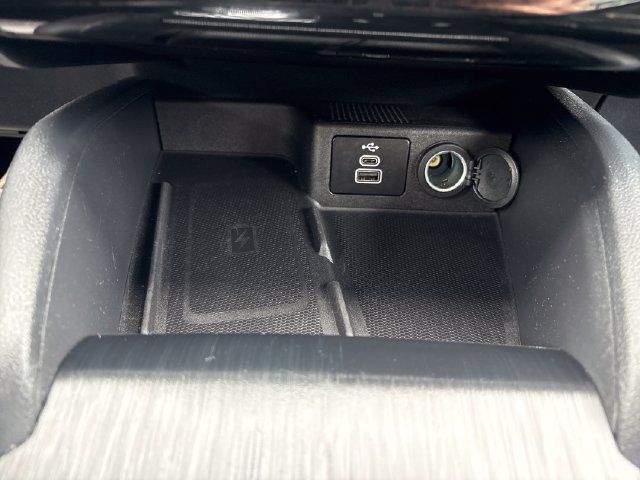 Used 2025 Ford Escape Platinum AWD/4WD image 17