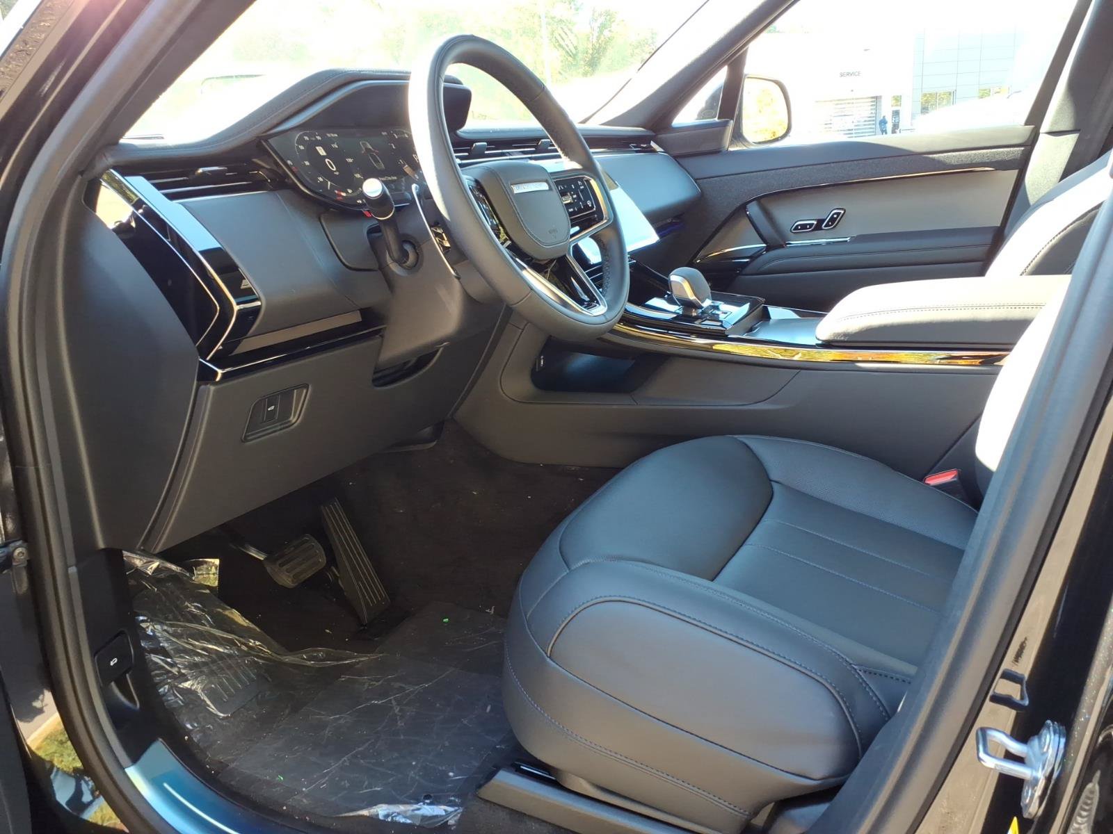 New 2027 Land Rover Range Rover Sport SE AWD/4WD image 17