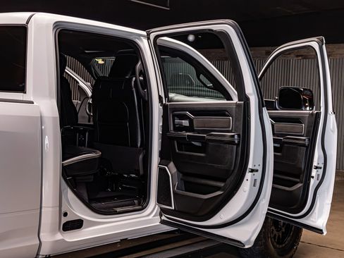 Used 2022 RAM 2500 Laramie w/ Night Edition image 28