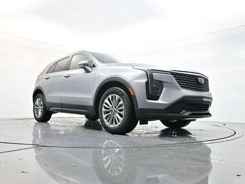 Used 2024 Cadillac XT4 Premium Luxury image 25