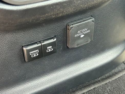 Used 2025 Toyota Tundra Limited image 23