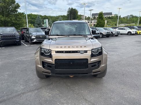 Used 2025 Land Rover Defender 110 AWD/4WD image 2