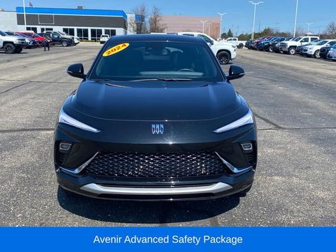 Certified 2024 Buick Envista Avenir image 2