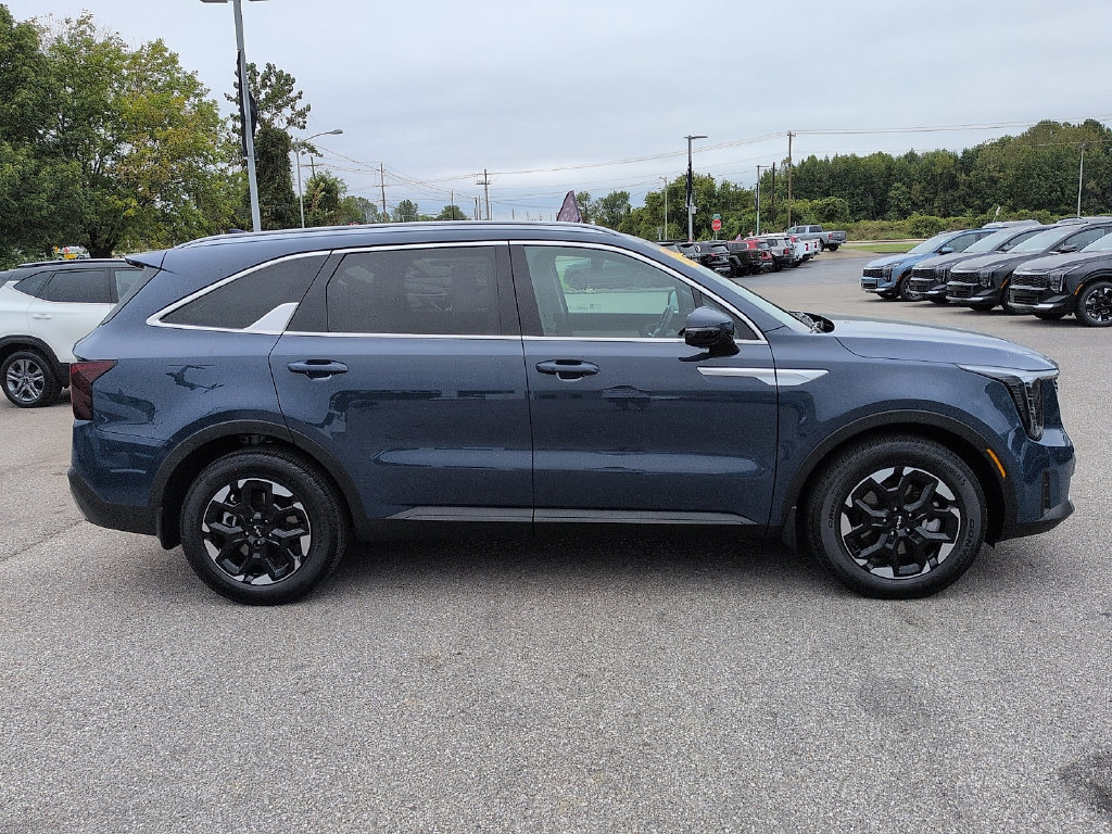 Used 2026 Kia Sorento S w/ S Panoramic Sunroof Package FWD image 2
