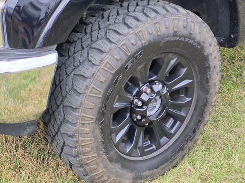 Used 2022 Ford F250 Lariat w/ Tremor Off-Road Package image 4