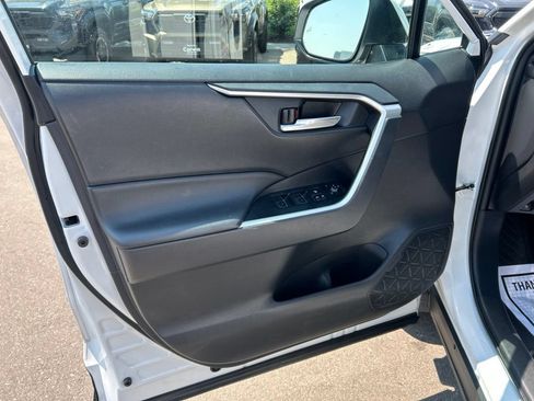 Used 2025 Toyota RAV4 XLE AWD/4WD image 22