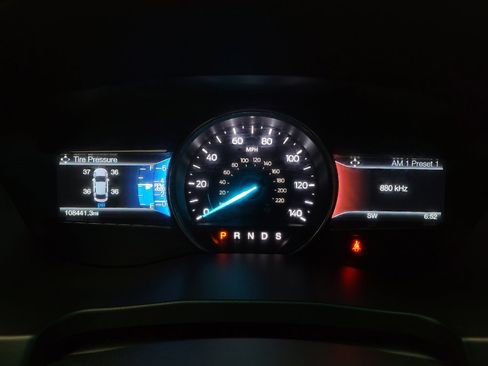 Used 2016 Ford Explorer XLT w/ Equipment Group 202A AWD/4WD image 23
