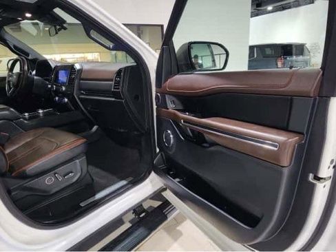 Used 2021 Ford Expedition King Ranch image 13