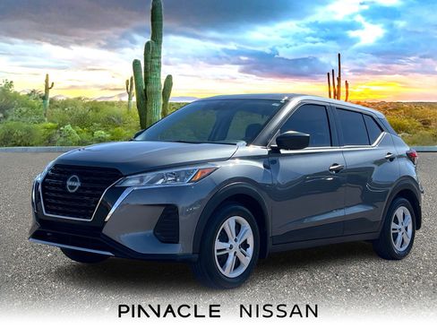 Certified 2025 Nissan Kicks Play S image 1