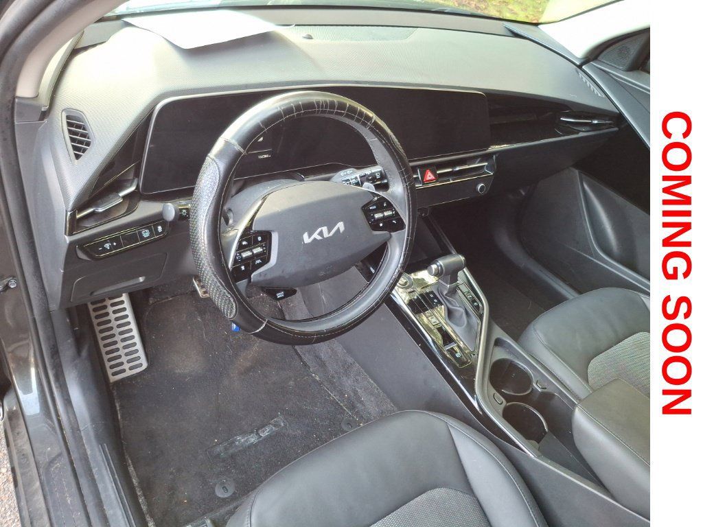 Used 2023 Kia Niro EX Touring FWD image 12