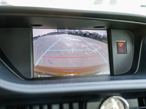 Used 2014 Lexus ES 300h w/ Luxury Package w/Bamboo Trim image 24