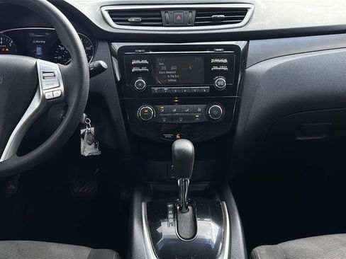 Used 2016 Nissan Rogue S FWD image 17