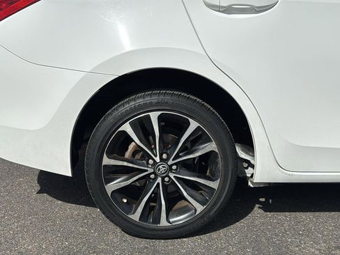 Used 2018 Toyota Corolla SE w/ Carpet Mat Package (TMS) image 9