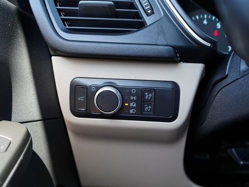 Used 2021 Ford Escape SE w/ Convenience Package FWD image 29