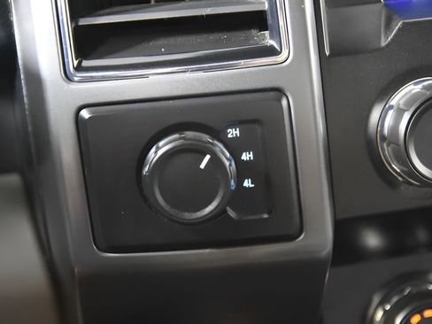Used 2020 Ford F150 XLT AWD/4WD image 30