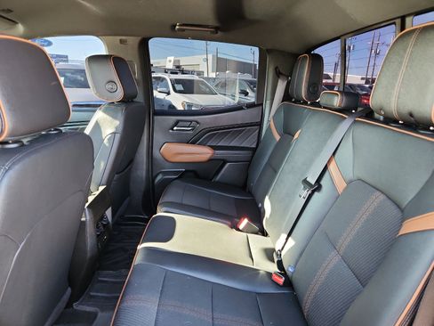 Used 2024 GMC Canyon AT4 w/ Technology Package image 9