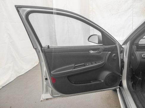 Used 2013 Chevrolet Impala LT w/ LT Sunroof Package image 11