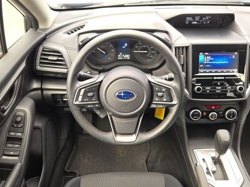 Used 2021 Subaru Crosstrek 2.0i image 2