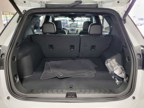 Certified 2024 Chevrolet Equinox RS FWD image 36