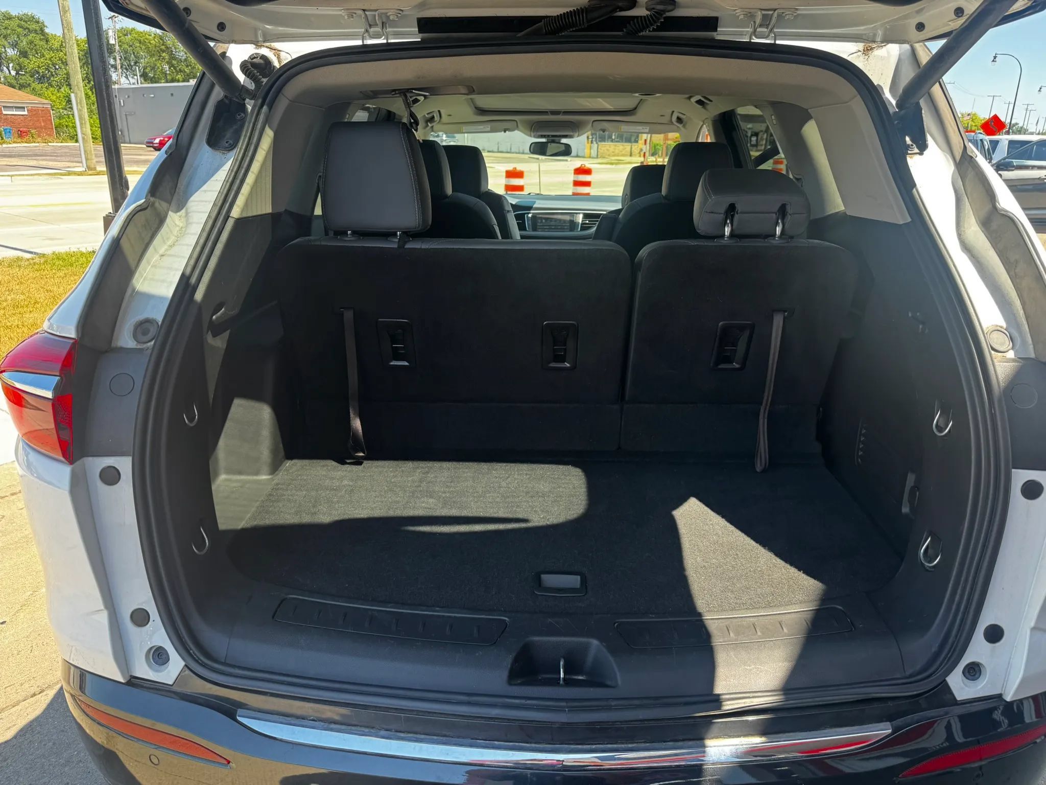 Used 2019 Buick Enclave Essence AWD/4WD image 15