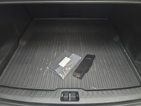 Used 2024 Volvo S60 B5 Plus w/ Climate Package image 12