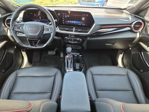 Used 2024 Chevrolet Trax RS w/ Sunroof Package FWD image 22