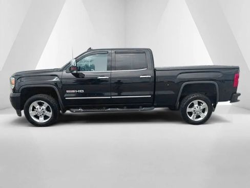 Used 2016 GMC Sierra 2500 SLT w/ All-Terrain HD Package AWD/4WD image 4