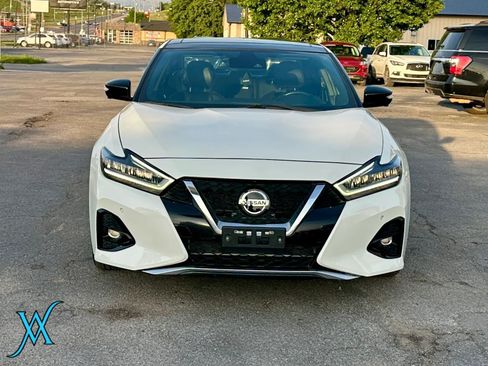Used 2021 Nissan Maxima SR w/ Sport Mat Group FWD image 2