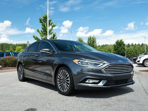 Used 2018 Ford Fusion Titanium FWD image 3