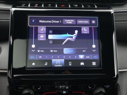 New 2025 Jeep Grand Cherokee Laredo X w/ Luxury Tech Group I image 6