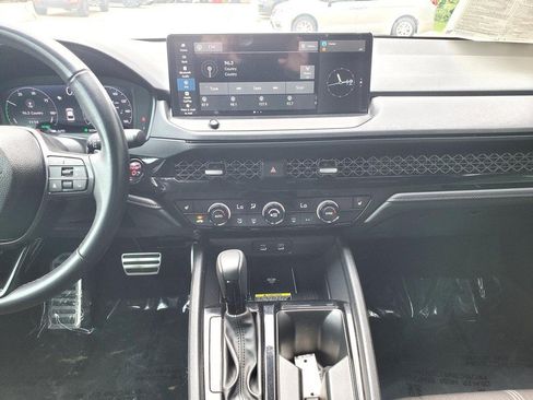 Used 2025 Honda Accord Sport image 10