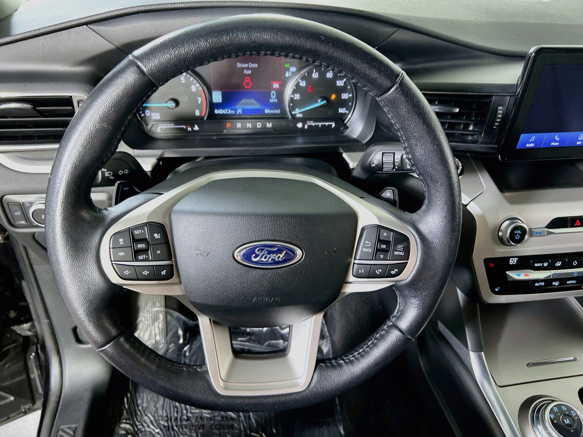 Used 2020 Ford Explorer XLT w/ Equipment Group 202A AWD/4WD image 11