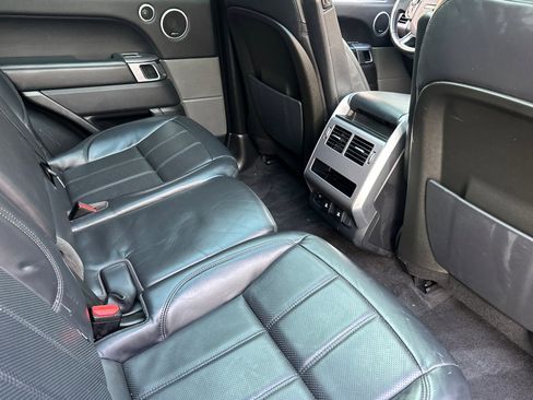 Used 2020 Land Rover Range Rover Sport HSE image 31
