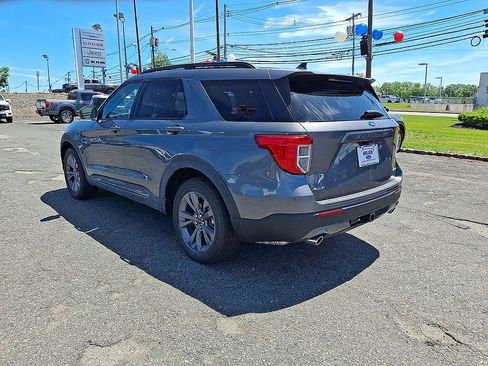 Certified 2023 Ford Explorer XLT w/ Equipment Group 202A AWD/4WD image 6